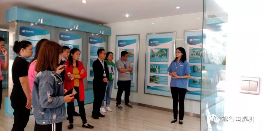 图：四川各行业牛商参观熊谷