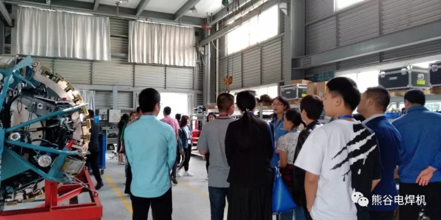 图：四川各行业牛商参观熊谷