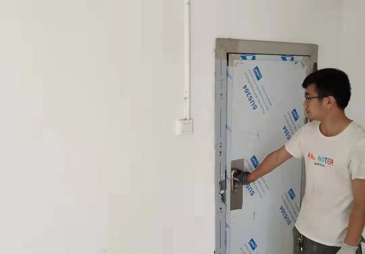 选择防辐射铅门时需要关注哪些方面