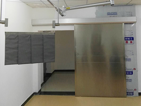 悬吊式铅屏风安装